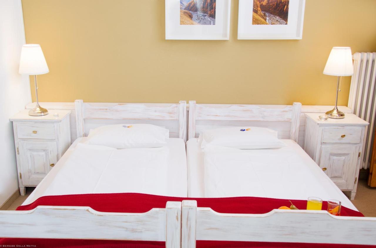 Hotel Veduta Cinuos-Chel Dış mekan fotoğraf