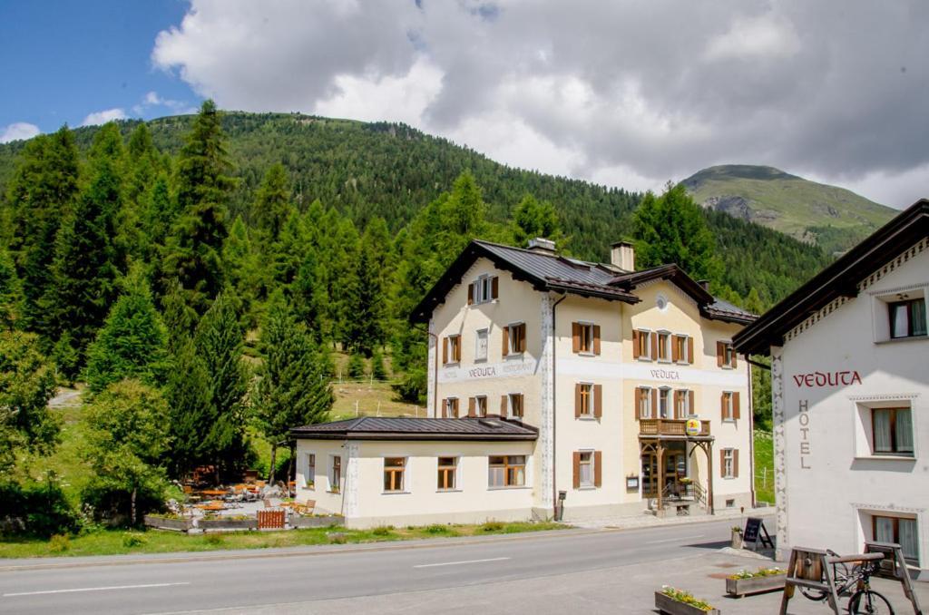Hotel Veduta Cinuos-Chel Dış mekan fotoğraf